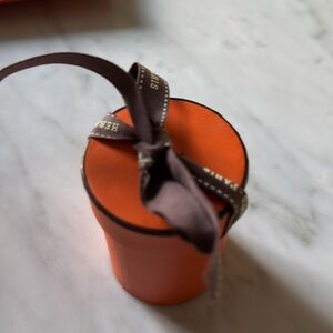 Small Hermes round box